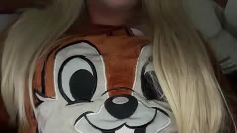 Snapshot of brancademel chatting on March 9, 3:32 am brancademel online show from March 9, 3:32 am