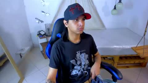 Snapshot of brand_hades chatting on April 22, 2:47 am B R A N D online show from April 22, 2:47 am