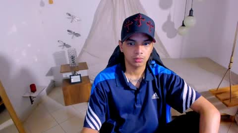Snapshot of brand_hades chatting on May 25, 11:11 pm B R A N D online show from May 25, 11:11 pm