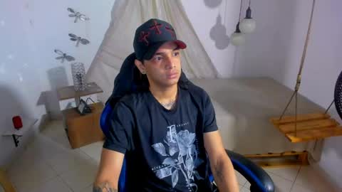 Snapshot of brand_hades chatting on June 7, 11:08 pm B R A N D online show from June 7, 11:08 pm