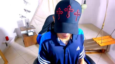 Snapshot of brand_hades chatting on June 10, 12:11 am B R A N D online show from June 10, 12:11 am