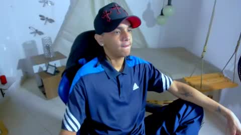 Snapshot of brand_hades chatting on June 19, 2:05 am B R A N D online show from June 19, 2:05 am