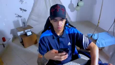 Snapshot of brand_hades chatting on June 24, 12:31 am B R A N D online show from June 24, 12:31 am