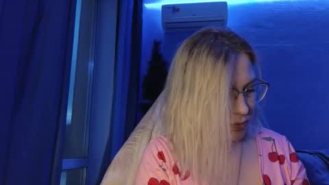 Belle  online show from January 8, 10:39 am