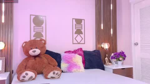 Bree  online show from April 18, 1:59 pm