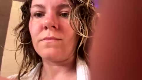 Snapshot of brendaaryas chatting on May 3, 4:02 pm Brenda online show from May 3, 4:02 pm