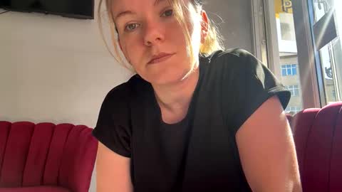 Snapshot of brendaaryas chatting on May 4, 7:26 am Brenda online show from May 4, 7:26 am