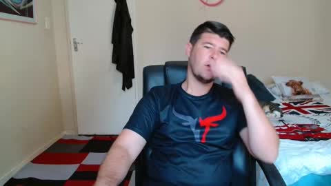 ask me lol online show from February 8, 5:11 am