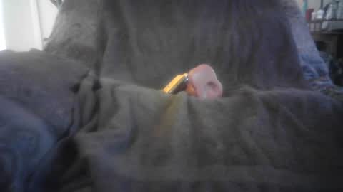 Snapshot of bri20fu chatting on July 4, 1:01 am raining down on me online show from July 4, 1:01 am