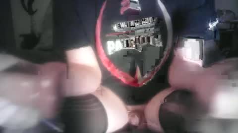 Snapshot of bri20fu chatting on July 5, 4:19 am raining down on me online show from July 5, 4:19 am