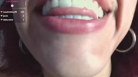 Snapshot of bri_von_dhara_ chatting on July 14, 2:34 pm Bri online show from July 14, 2:34 pm