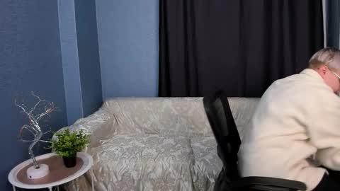 brian_mils online show from January 16, 12:31 pm