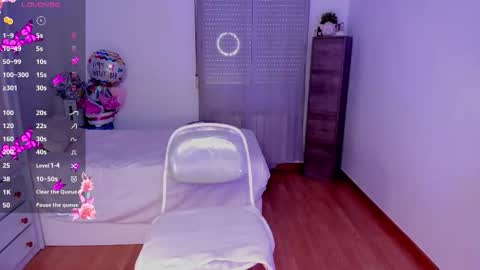 briana online show from October 8, 10:46 am