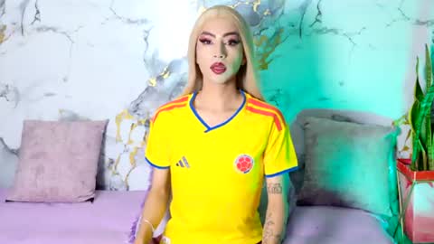 briana_white online show from July 3, 6:03 pm
