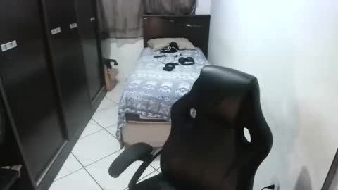 brianaries online show from January 13, 4:40 am