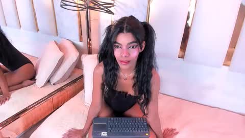 briannaroses1 online show from March 14, 5:46 am