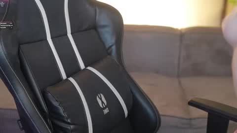 Diamonds Girls online show from February 19, 8:54 am