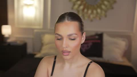 Diamonds Girls online show from April 18, 7:07 pm