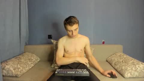 bristlebback online show from November 9, 3:32 pm