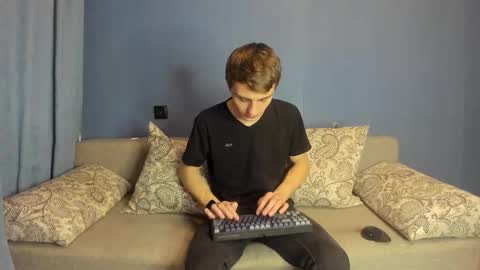 bristlebback online show from November 16, 3:39 pm