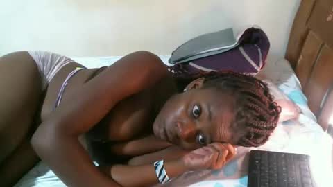 leccie online show from February 16, 8:05 pm