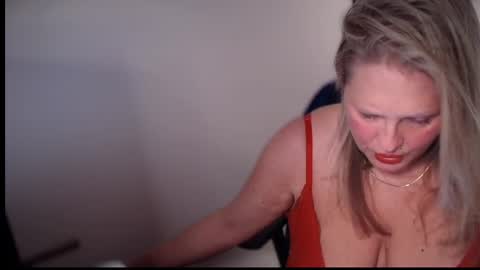 Snapshot of british_bella chatting on February 20, 5:26 am British Bella online show from February 20, 5:26 am