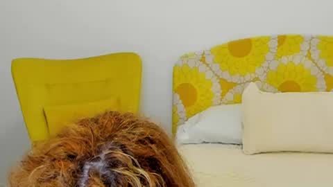 Snapshot of britishmilfpenelope chatting on June 21, 4:26 am Penelope online show from June 21, 4:26 am