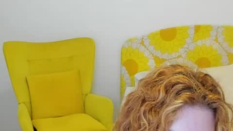 Snapshot of britishmilfpenelope chatting on June 22, 5:26 am Penelope online show from June 22, 5:26 am