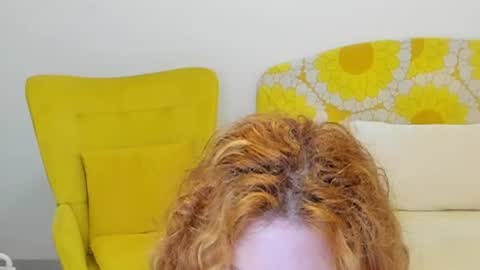 Snapshot of britishmilfpenelope chatting on July 23, 3:26 am Penelope online show from July 23, 3:26 am