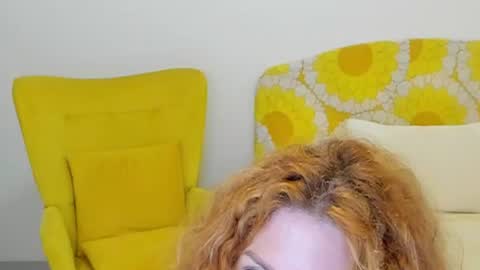 Snapshot of britishmilfpenelope chatting on July 28, 2:40 am Penelope online show from July 28, 2:40 am