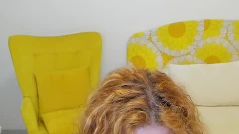 Snapshot of britishmilfpenelope chatting on July 29, 4:21 am Penelope online show from July 29, 4:21 am