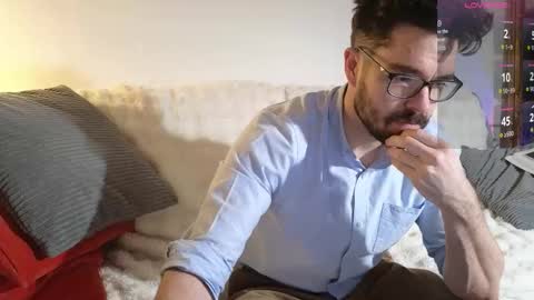 Snapshot of britishpoet chatting on February 15, 5:42 pm Callum online show from February 15, 5:42 pm