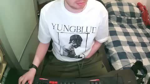 British Tom online show from April 23, 11:29 pm