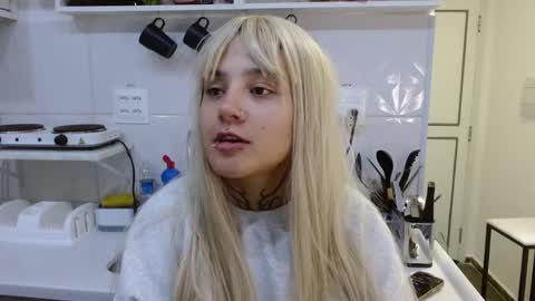 maru miaw   Please help me to reach 100 thumbs up online show from October 31, 10:33 pm