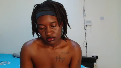 broken_haloo online show from April 14, 7:03 am