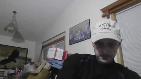 Snapshot of browndog5580 chatting on December 21, 3:47 am browndog5580 online show from December 21, 3:47 am
