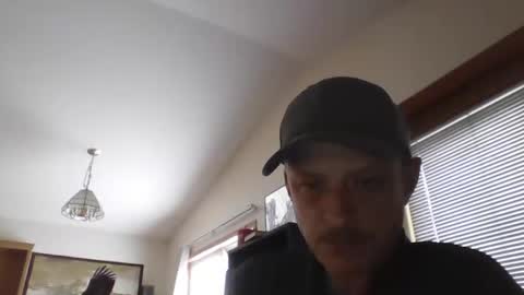 Snapshot of browndog5580 chatting on May 5, 11:46 pm browndog5580 online show from May 5, 11:46 pm