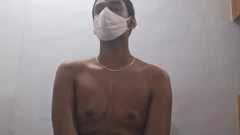 Snapshot of brownguy2505 chatting on December 21, 8:27 pm brownguy2505 online show from December 21, 8:27 pm