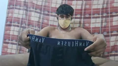 brownguy2505 online show from May 21, 3:19 pm
