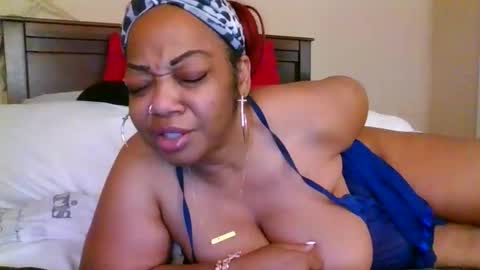 brownroundrenee online show from March 12, 9:48 am