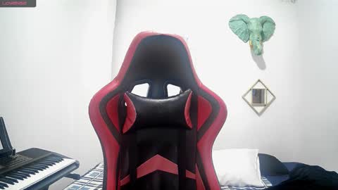 bruce_1111 online show from October 27, 8:24 pm