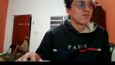 Snapshot of brucew37 chatting on March 17, 2:05 am brucew37 online show from March 17, 2:05 am