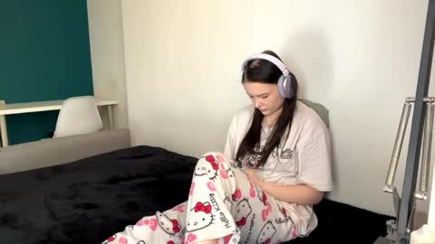 Snapshot of brunaceasor chatting on May 1, 1:05 pm Luna online show from May 1, 1:05 pm