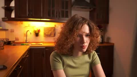 Tess online show from April 18, 1:59 pm