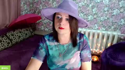 Snapshot of brunette7786 chatting on June 24, 7:35 pm Julia online show from June 24, 7:35 pm