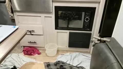 Snapshot of brushsquach chatting on January 18, 5:33 am Steve... aka SkinnieDippin aka TimberTramp online show from January 18, 5:33 am