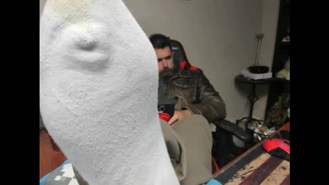 BRUTALMASTER1983 online show from December 18, 6:52 am