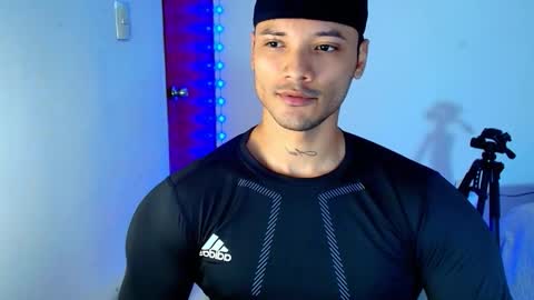 Snapshot of bryan_boy_ chatting on November 22, 11:59 pm bryan online show from November 22, 11:59 pm