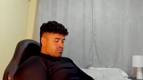 Snapshot of bryan_stoness chatting on December 21, 1:15 am bryan stoness online show from December 21, 1:15 am