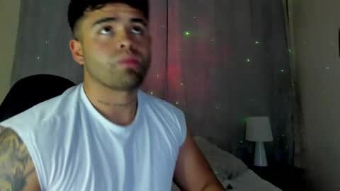 Snapshot of bryan_stoness chatting on January 4, 1:52 am bryan stoness online show from January 4, 1:52 am